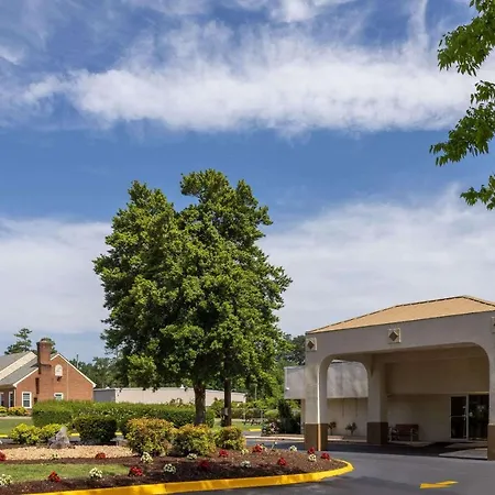 Super 8 By Wyndham Williamsburg/Historic Area Hotel